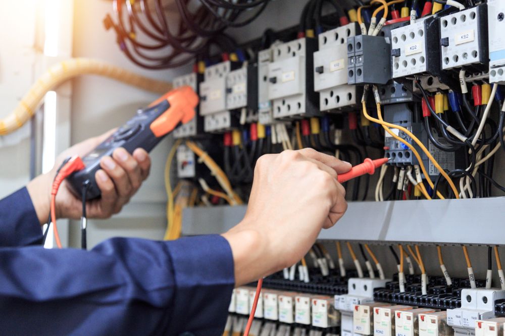 Réalisation d'un diagnostic électricité à Paris